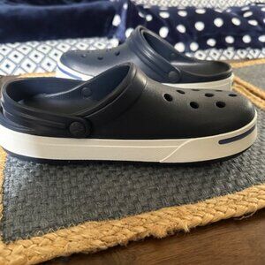 Crocs Womens Clog Size 8 Navy Blue Slip on  Lightweight Comfortable
